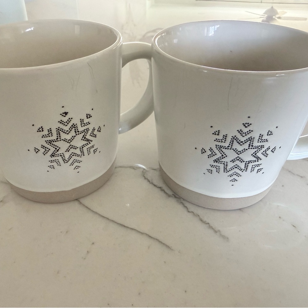 White Snowflake Pattern Mugs